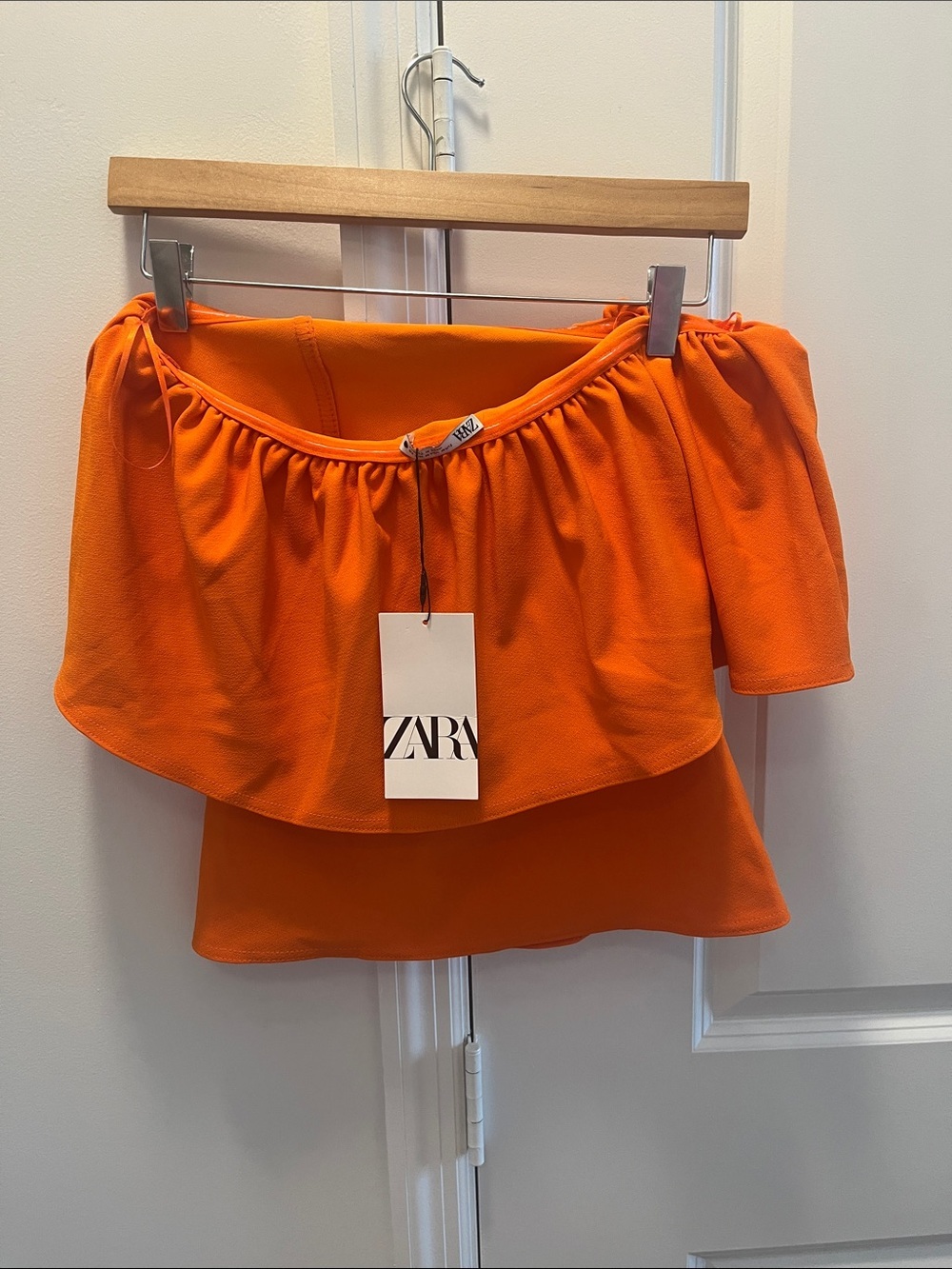 Zara Orange Off-Shoulder Ruffle Top - Picture 4 of 6